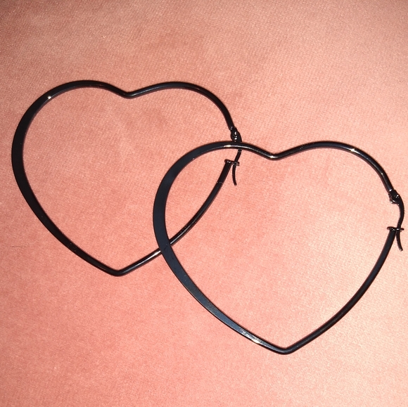 Minimalist Black Heart Shaped Hoops Large Hoop Earrings Big Goth Glam Hearts - Picture 6 of 7